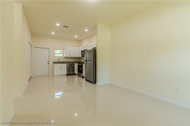 Foto del edificio - 3210 Oleander Dr