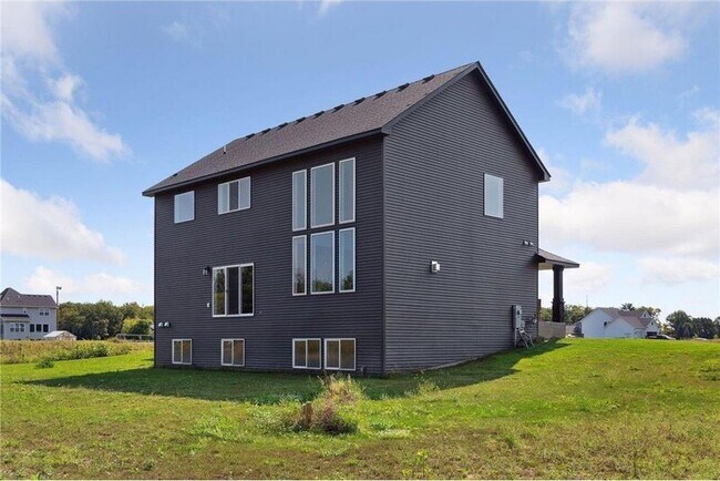Building Photo - 917 174th Ave NE