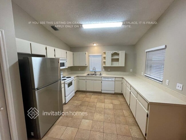 Building Photo - 1900 Woodcut Dr