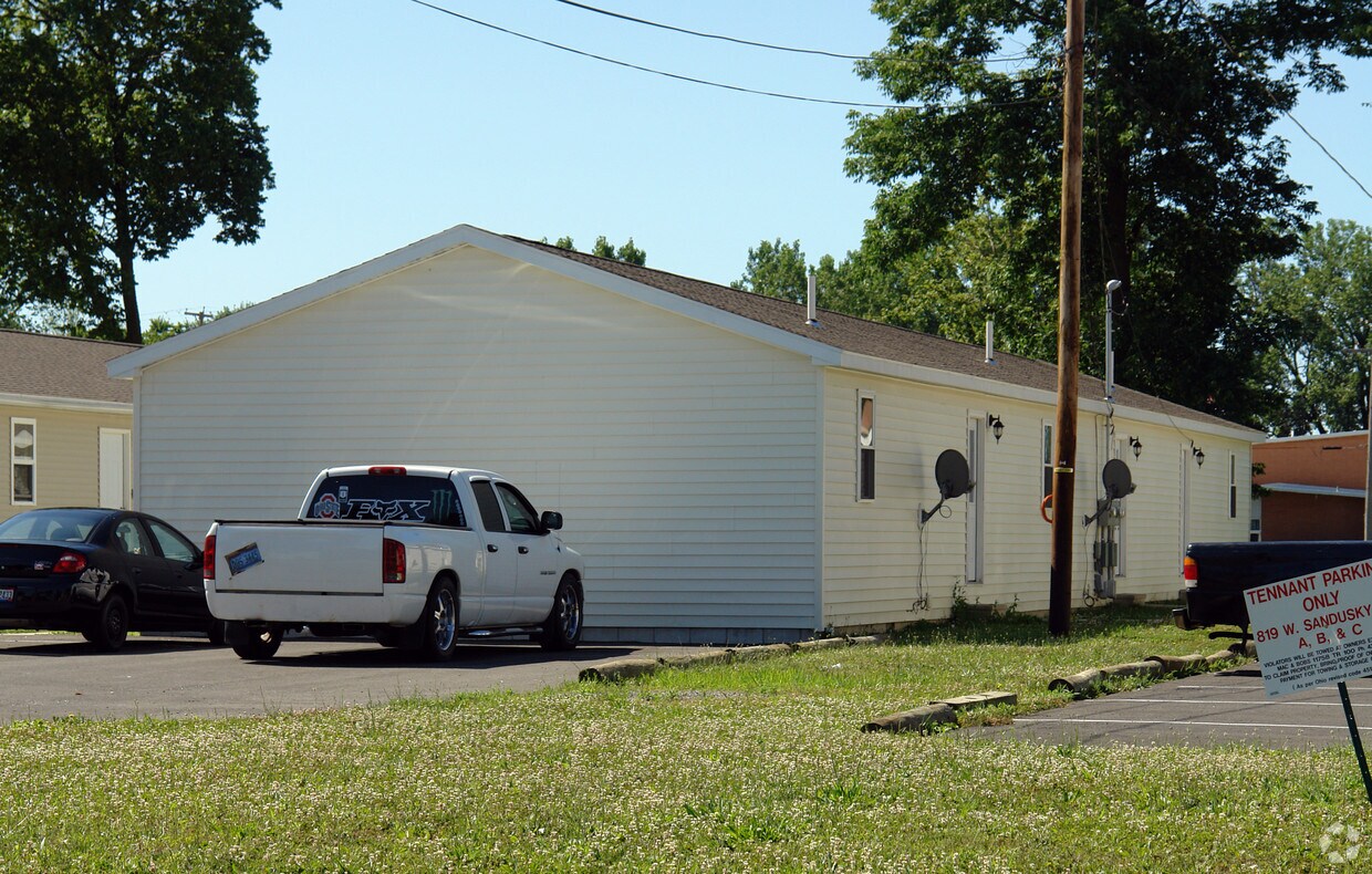 Building Photo - 809 W Sandusky St