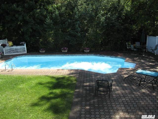 Foto del edificio - 317 Hungry Harbor Rd