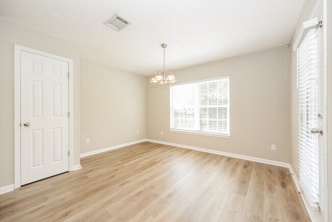 Building Photo - 603 Easy Goer Way