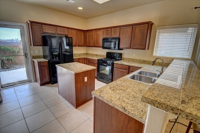 Foto del edificio - 5512 Costa Uerde Rd NW