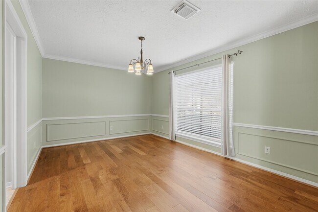 Foto del edificio - 3823 Village Oaks Dr