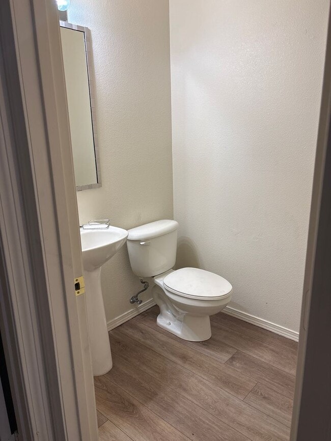 Building Photo - Rental home Near North Hills