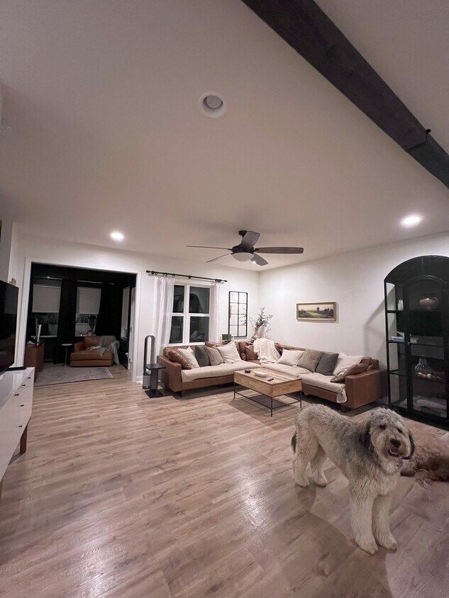 Foto principal - 319 Belton St