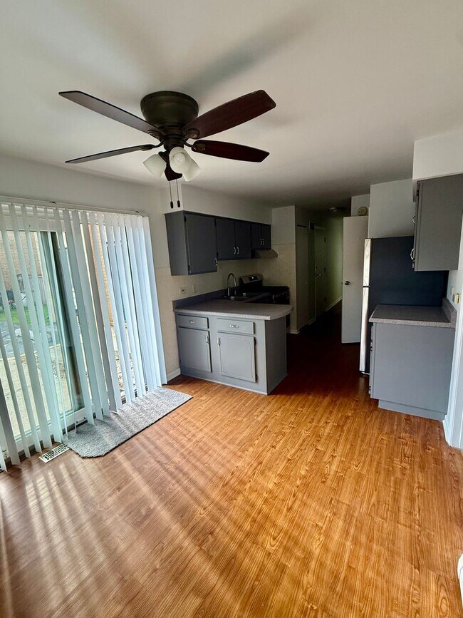 Foto del edificio - 14723 Kilpatrick Ave