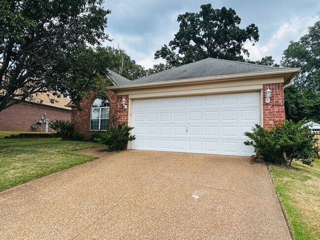 Photo - 3br/2ba Home in the Bartlett area. Vaulted...