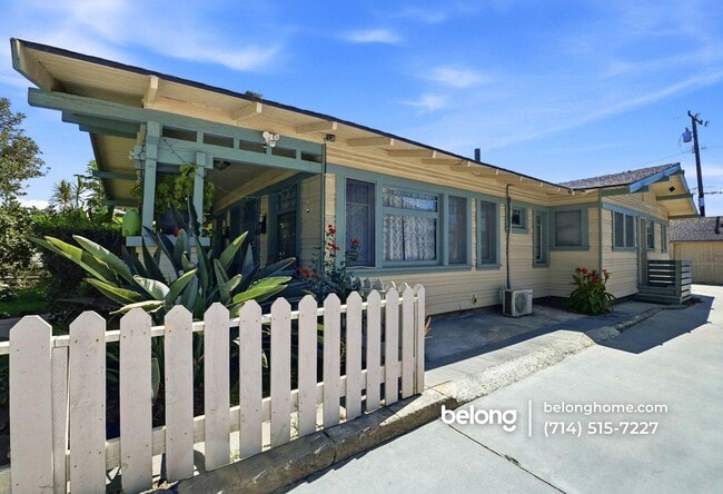 Building Photo - 516 S Van Ness Ave