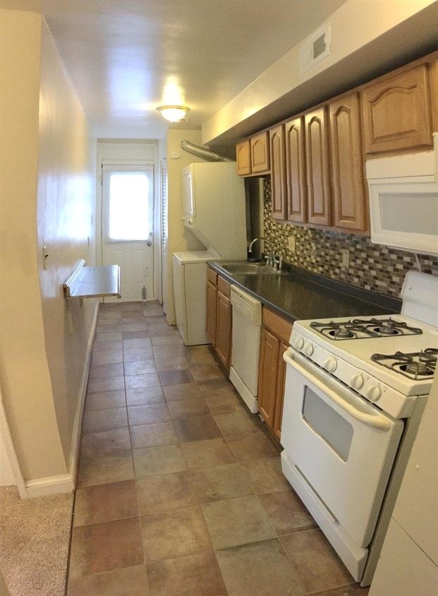 Primary Photo - 4457 B St SE