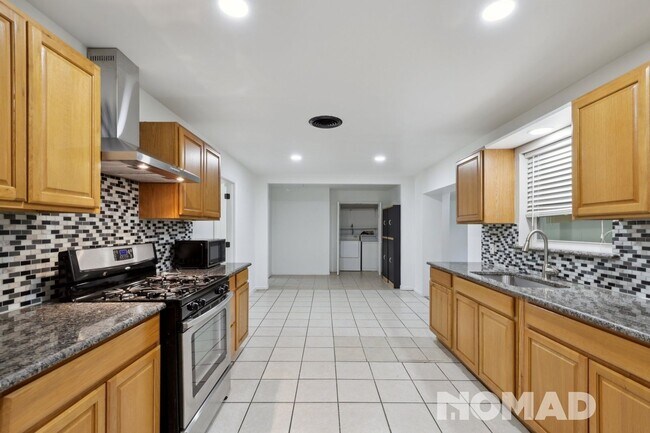 Foto del edificio - Spacious 4BR House in Duncanville