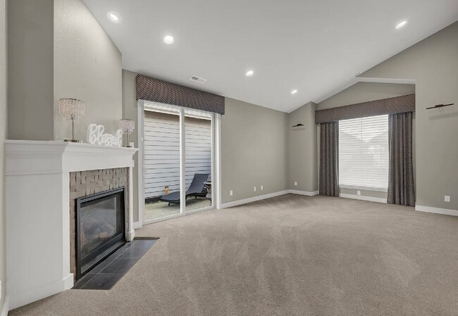 Foto del edificio - 2060 Lakeland Way