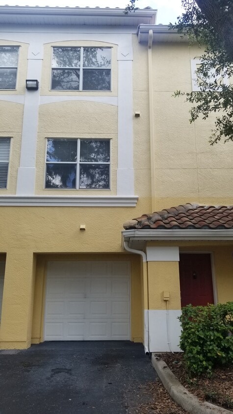 Foto principal - 1606 Legacy Park Dr