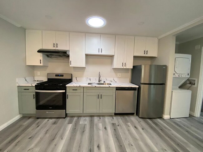 Foto del edificio - 1249 Center Ave