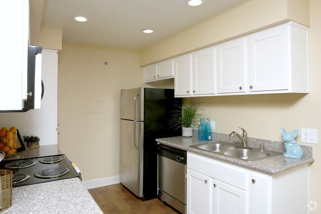 2HAB, 2BA - The Regent Palm Desert Apartment Homes