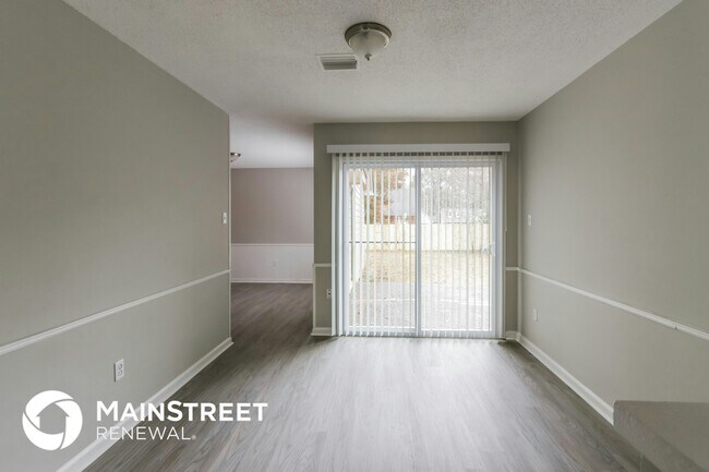 Building Photo - 4652 Benoit Dr