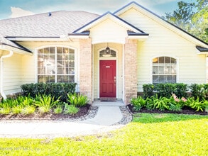 Building Photo - 2704 Coachman Lakes Dr