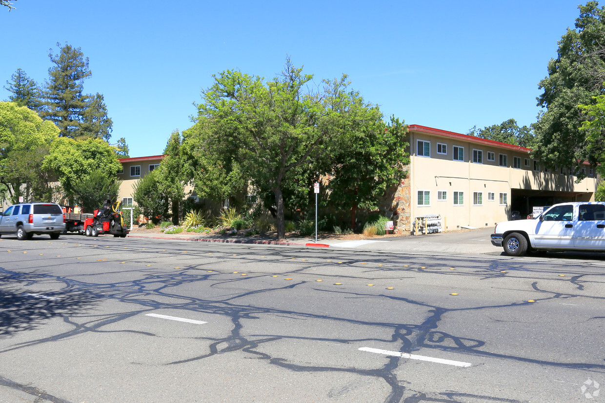 Primary Photo - Sonoma Garden Apartment