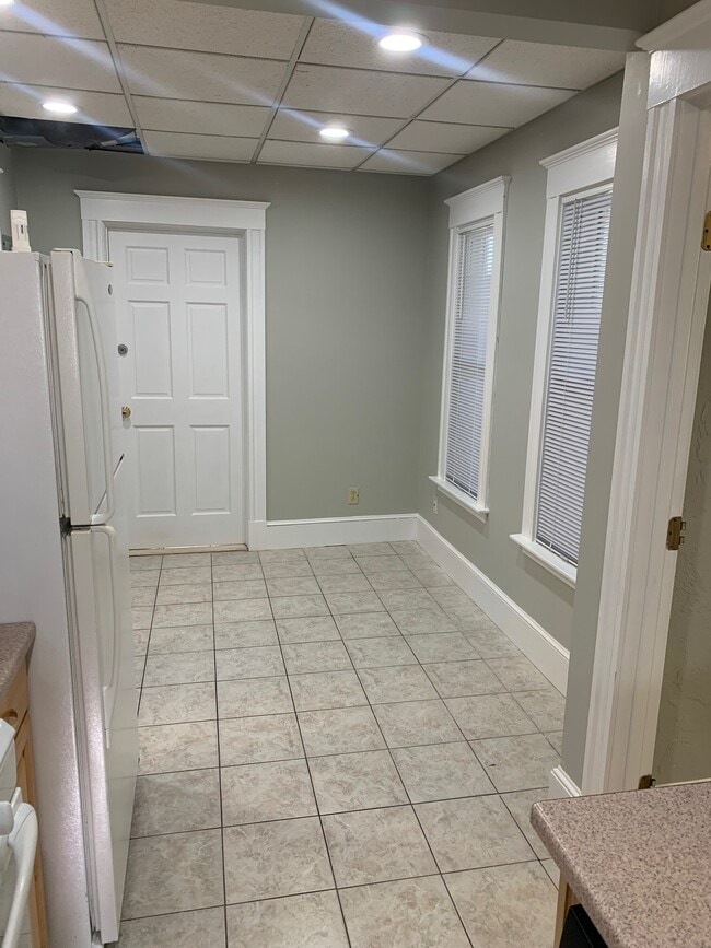 Building Photo - 17 Clifton St