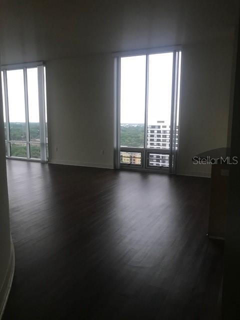 Building Photo - 413 E Pine St