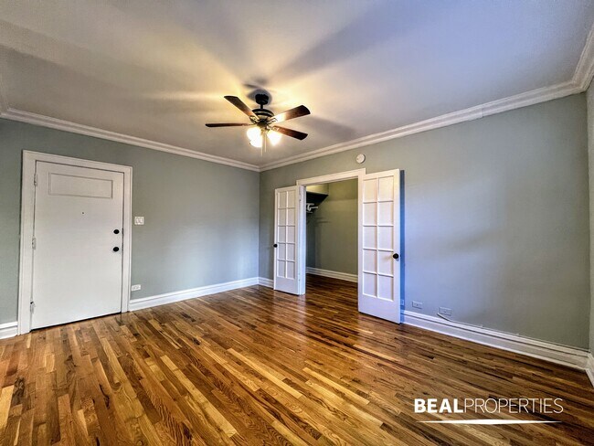 Building Photo - 4737 N Hermitage Ave