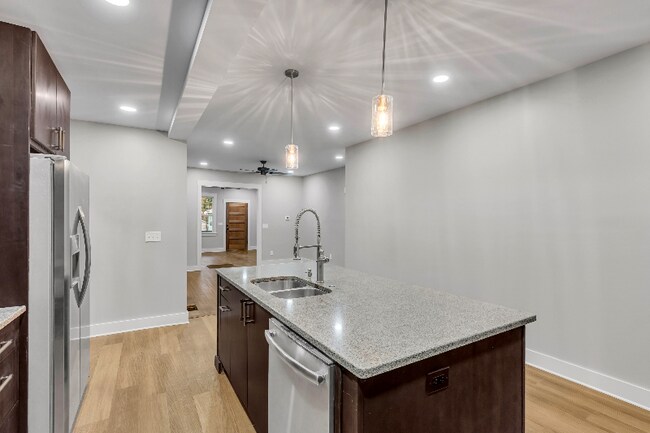 Building Photo - 1323 Seiler Ave