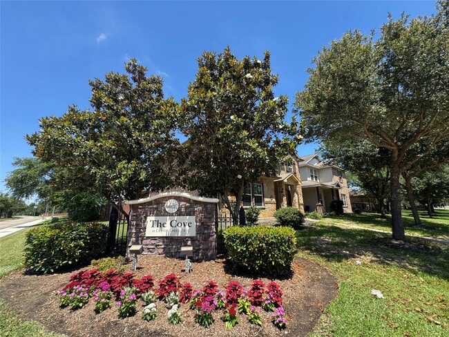 Building Photo - 8107 Gran Villa Dr