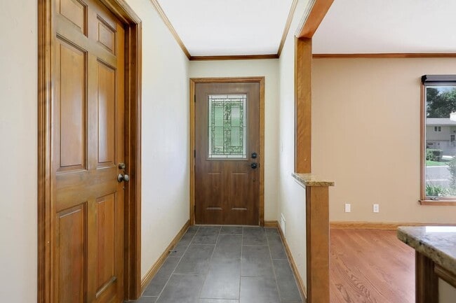 Building Photo - 7217 Glouchester Dr