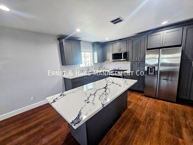 Foto del edificio - 1551 W 103rd St