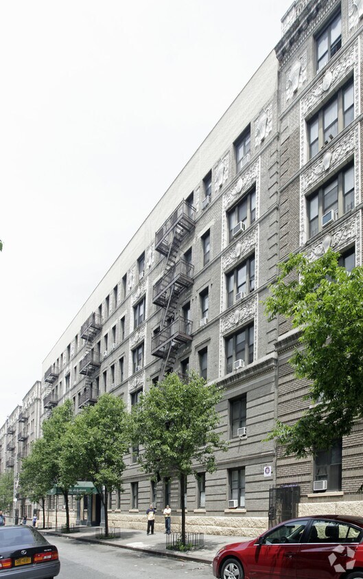 Primary Photo - 667 W 161st St