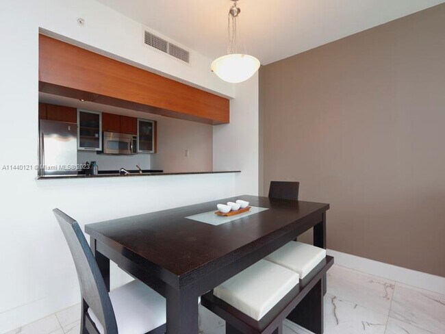 Foto del edificio - 1800 N Bayshore Dr