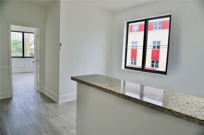 Foto del edificio - 337 SW 5th Ave