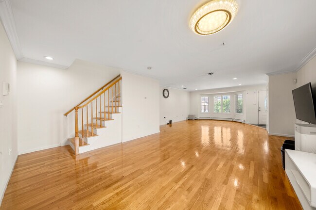 Foto del edificio - 227A E Columbia Ave