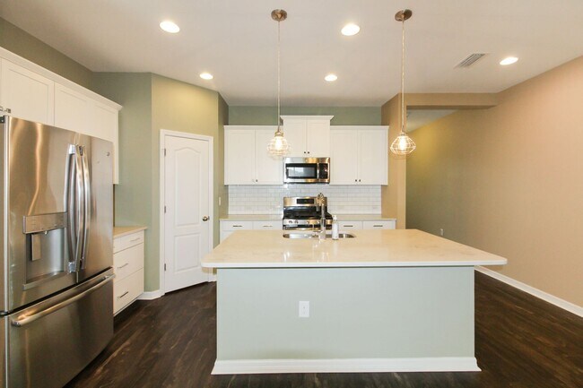 Building Photo - 208 Rosolina Ct