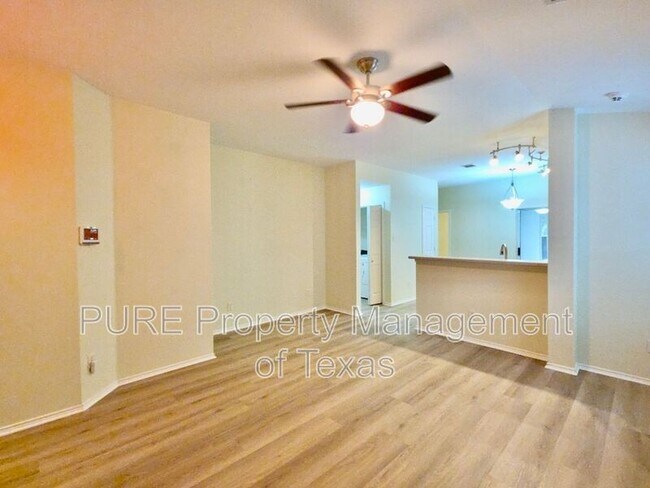Building Photo - 2711 Winslow Dr