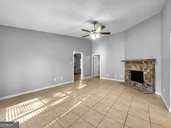 Foto del edificio - 5844 Meadow Ln