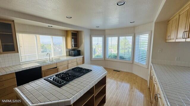 Foto del edificio - 6186 Squires Ln
