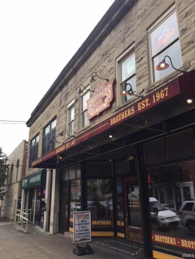 Building Photo - 213 N Walnut St