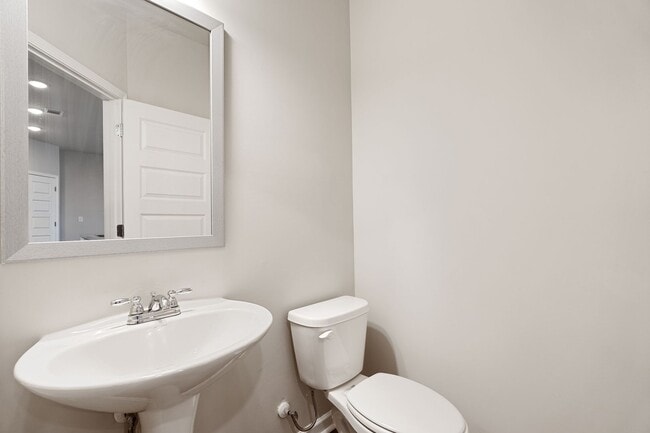 Photo - 3 BEDROOM TOWNHOME IN OAKWOOD!