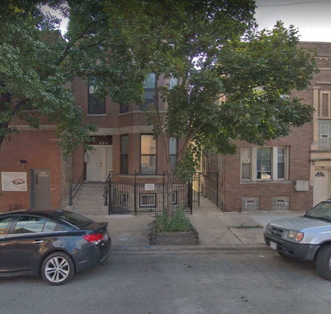 Foto principal - 450 N May St