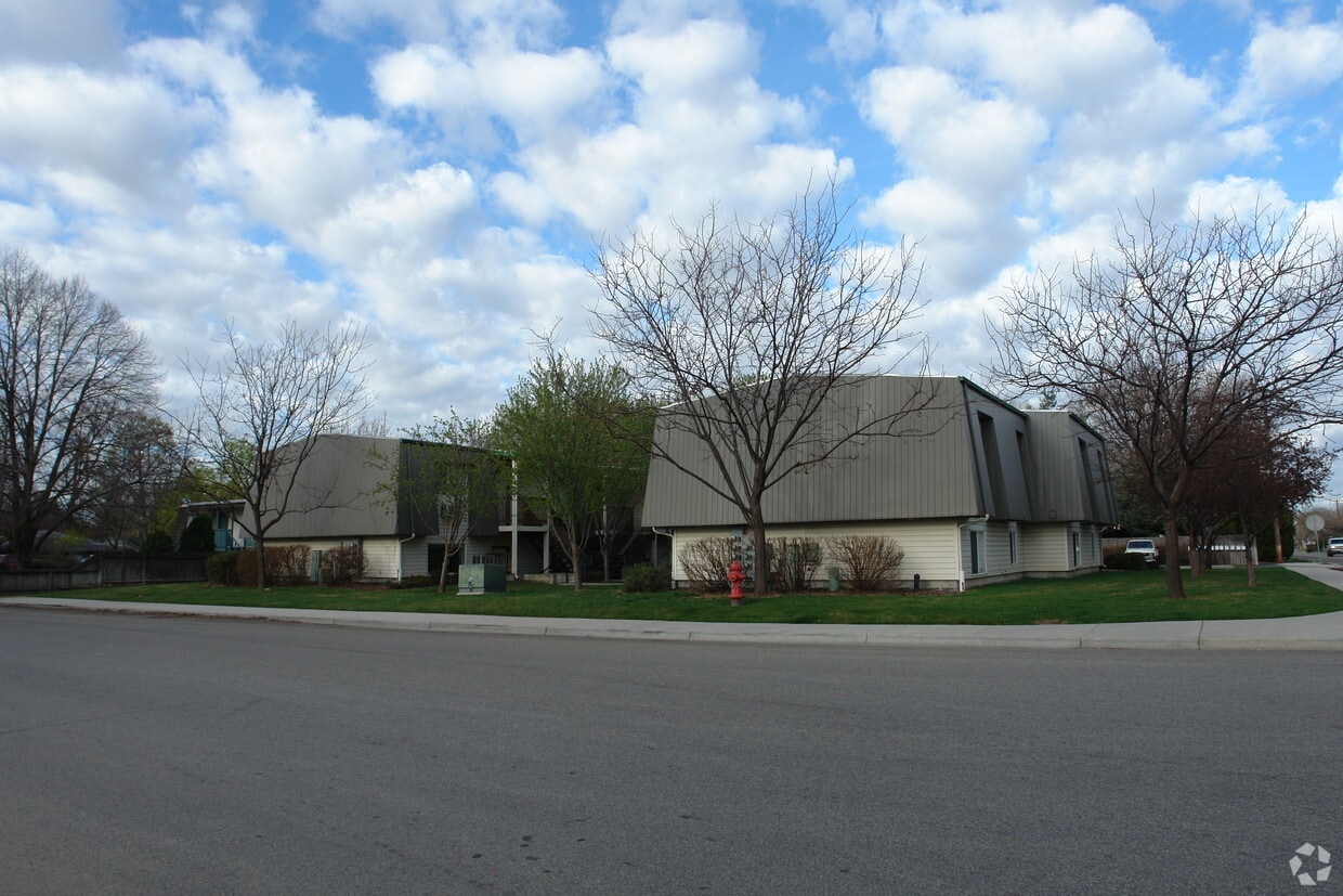 Primary Photo - Kootenai Apartments