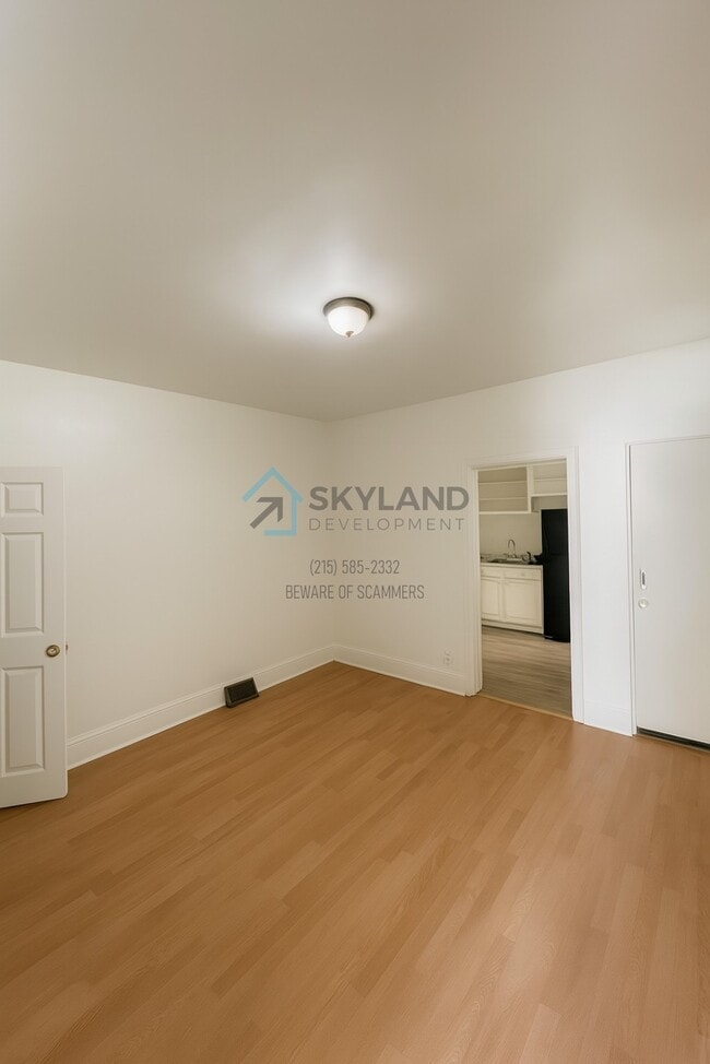 Building Photo - 3424 N Sydenham St