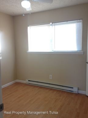 Building Photo - 115 E 16th St