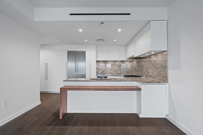 Foto del edificio - 320 ADOLPHUS Ave