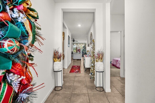 Foto del edificio - 6545 NW Oaklawn Way