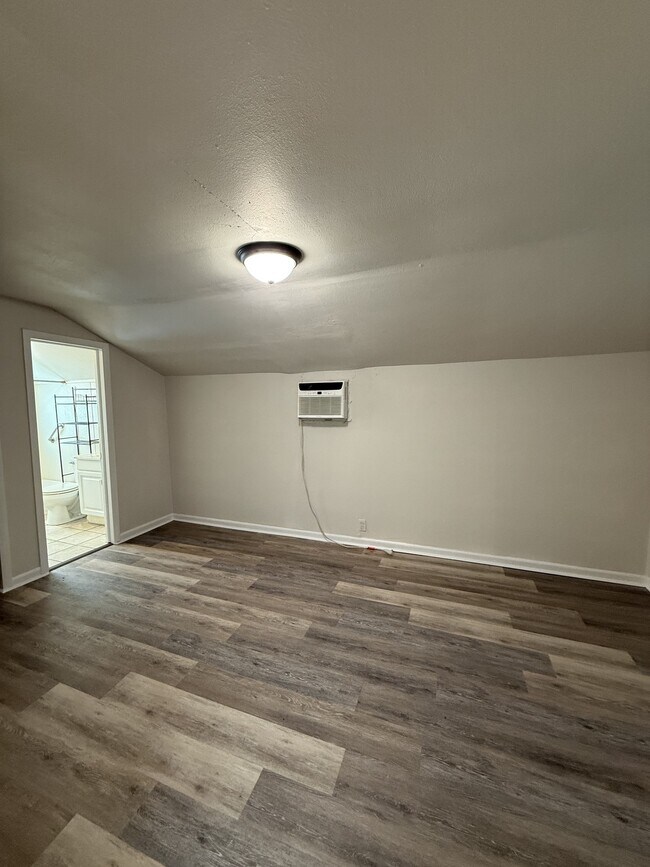 Foto del edificio - 118 4th Ave NW