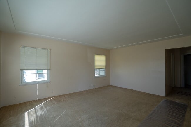 Building Photo - APT 9TH