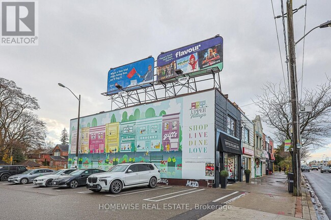 Photo du bâtiment - 999 Eglinton Ave W