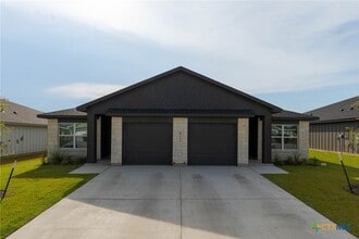 Building Photo - 911 Cherry Laurel Ln