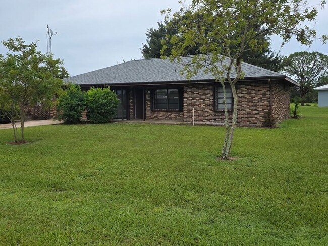 Foto del edificio - 7208 Spring Hill Rd